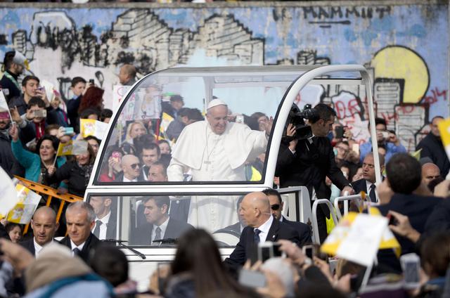 Napoli saluta Papa Bergoglio!